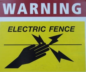 electric_fence_warning sign